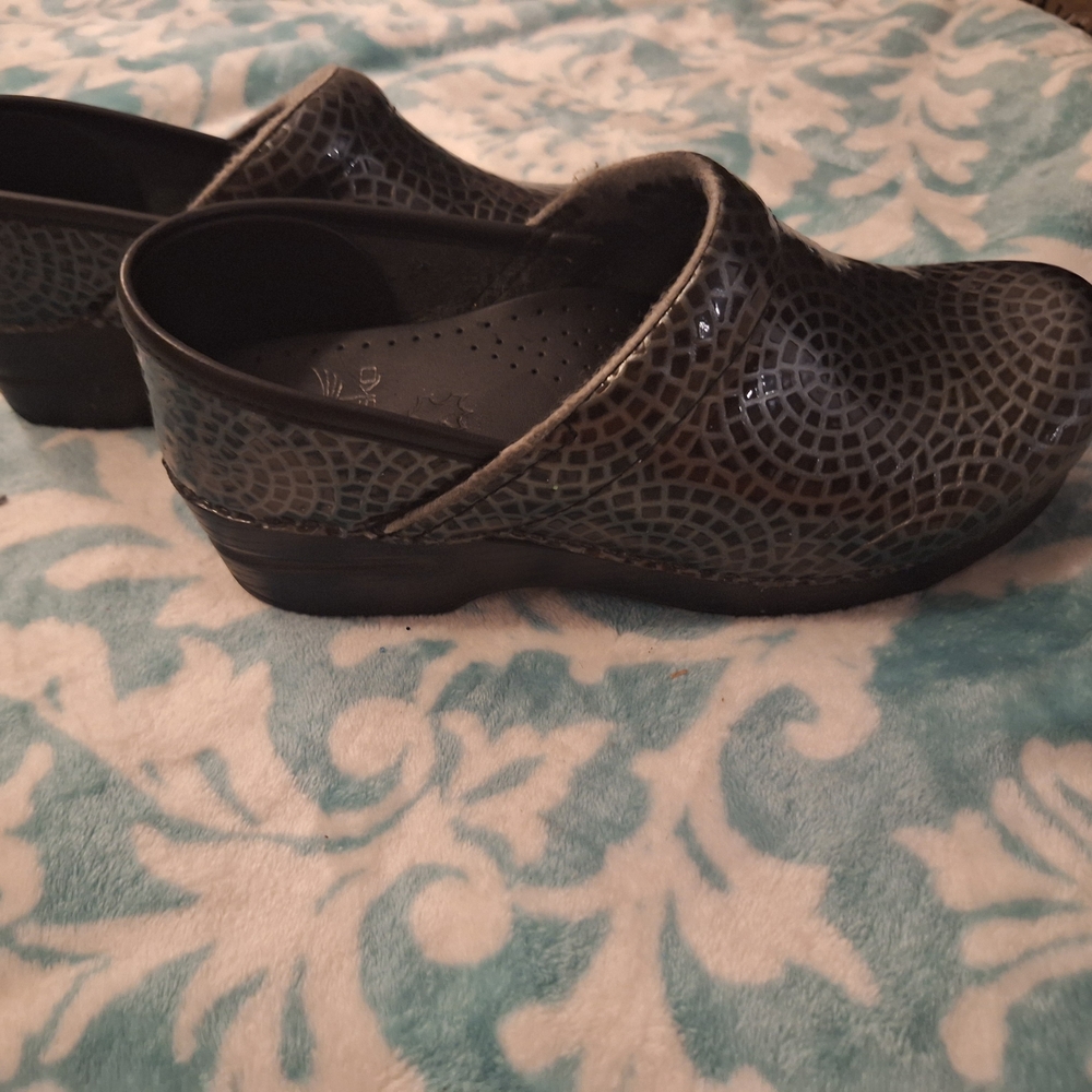 Black And Silver Patterned Clogs - image 5